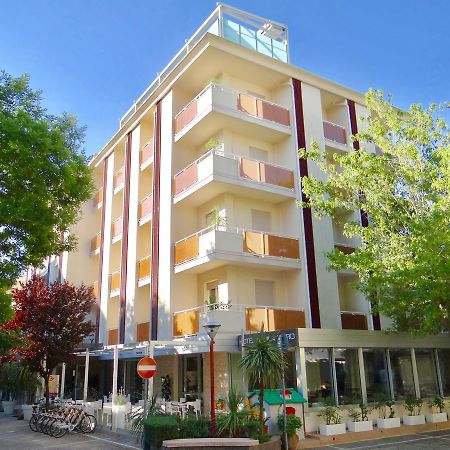 Hotel Aquila D'Oro มิซาโน อาดรีอาติโก ภายนอก รูปภาพ