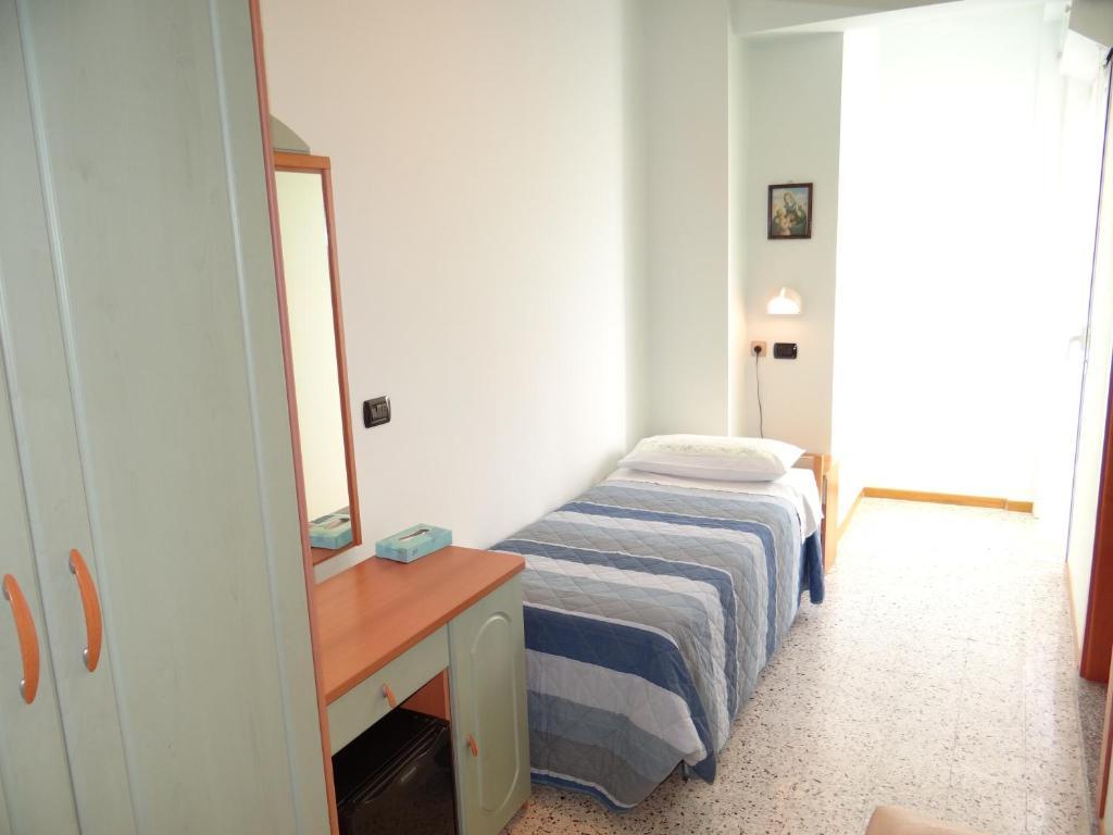 Hotel Aquila D'Oro มิซาโน อาดรีอาติโก ห้อง รูปภาพ